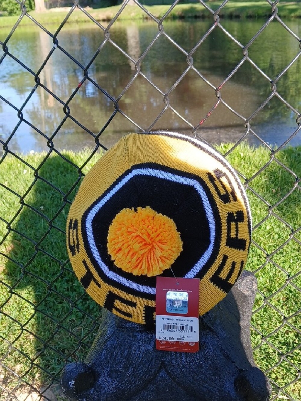 Mitchell & Ness Black and Yellow Pom Visor Beanie